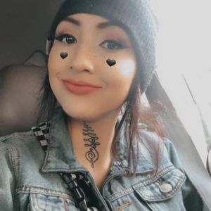 Meet your Posher, Perla